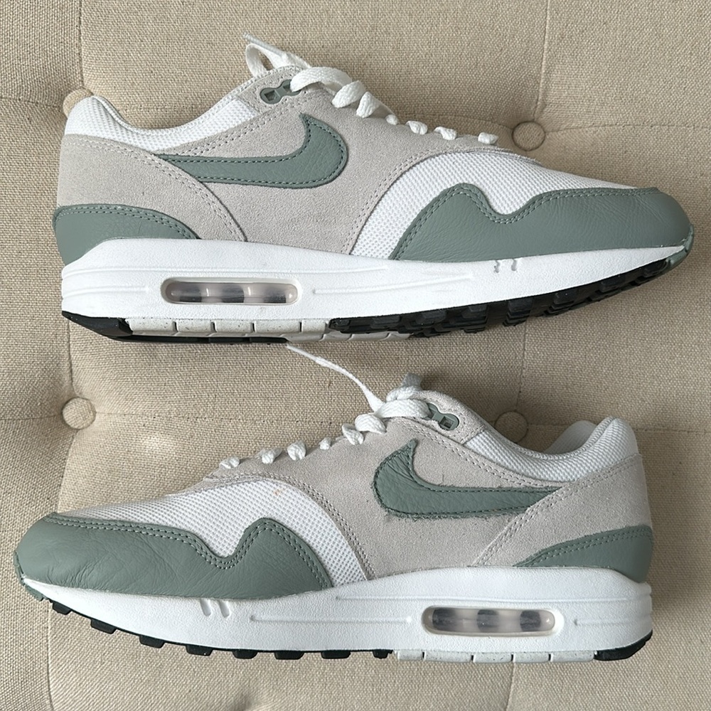 Nike Air Max 1 - Mica Green, Men’s Size 10 DZ4549-100
